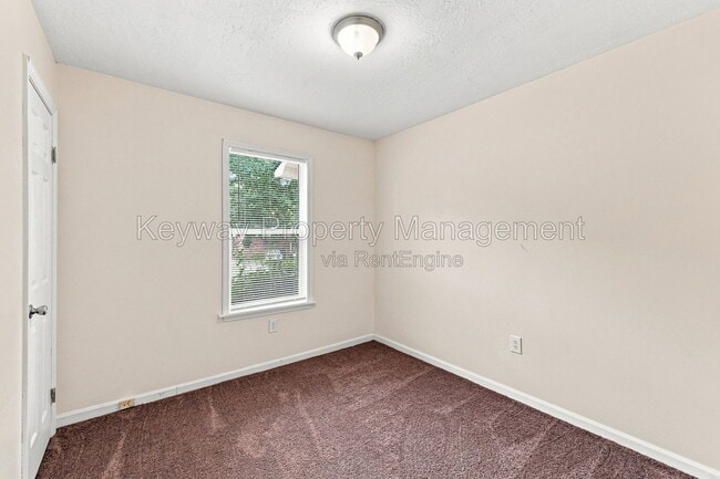 Building Photo - 3487 Postell Dr