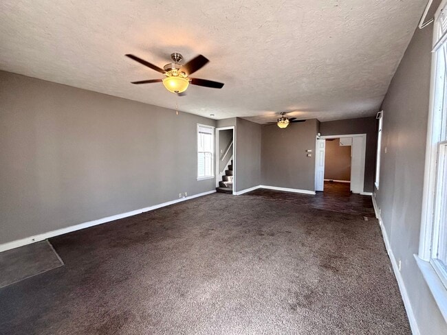 Building Photo - 726 W Military Ave