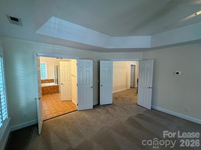 Building Photo - 7127 Weddington Brook Dr