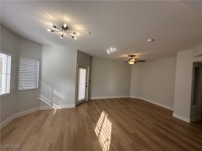 Building Photo - 833 Aspen Peak Loop
