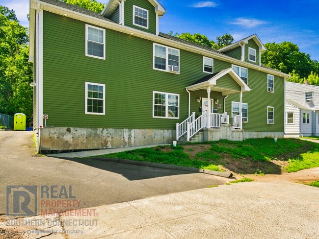 Building Photo - Huntington 44-A
