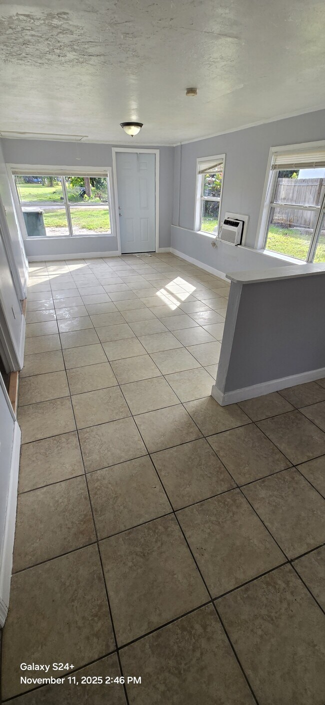 Building Photo - 5202 16th St E