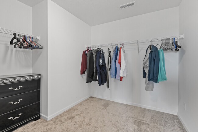 Building Photo - 5898 Urbandale Ct N