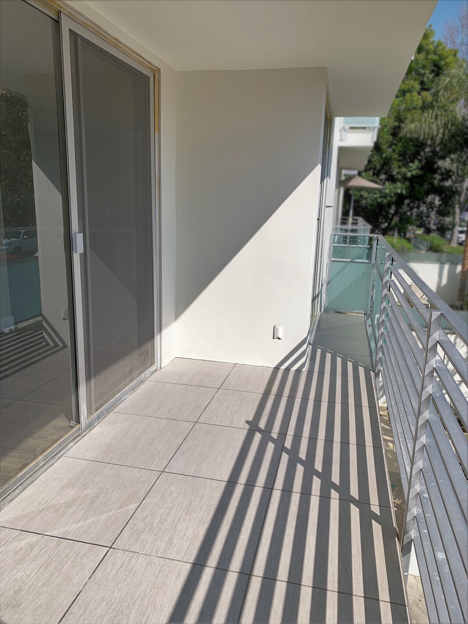 Useable balcony - 415 Montana Ave