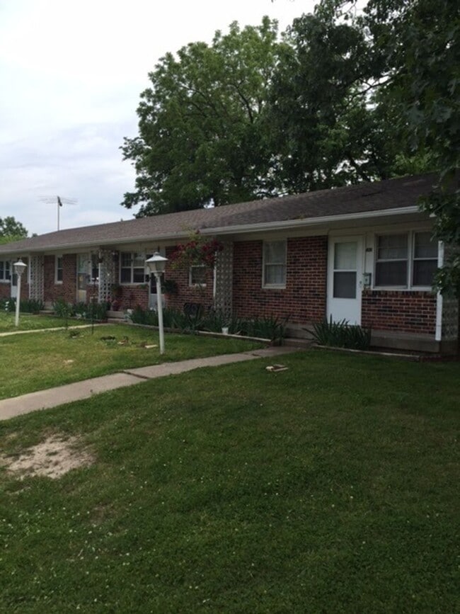 Building Photo - Bolivar MO 1 Bed, 1 Bath Apartment