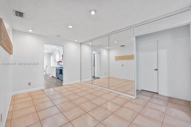 Building Photo - 7507 Ace Rd N