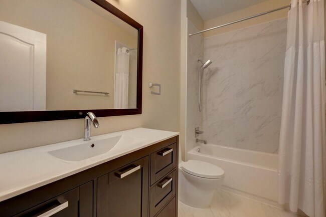 Building Photo - 2951 SW Pond Way