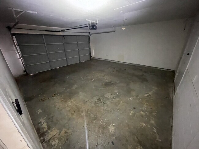 Building Photo - 6901 Lyrewood Ln