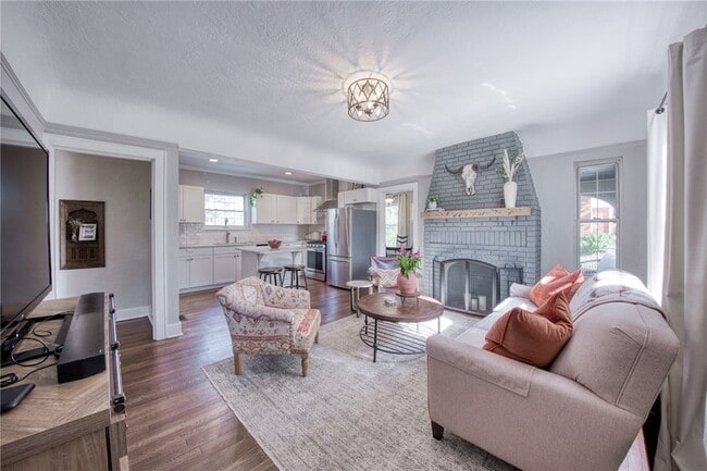 Building Photo - 261 Catalpa Pl