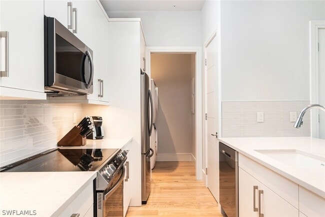 Building Photo - 101 8th St S