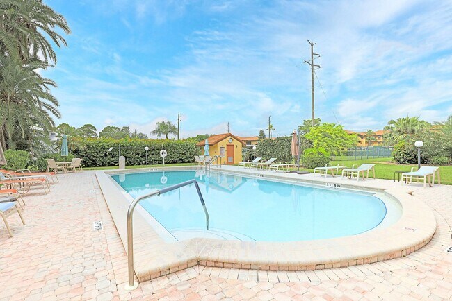 Building Photo - 6120 Whiskey Creek Dr
