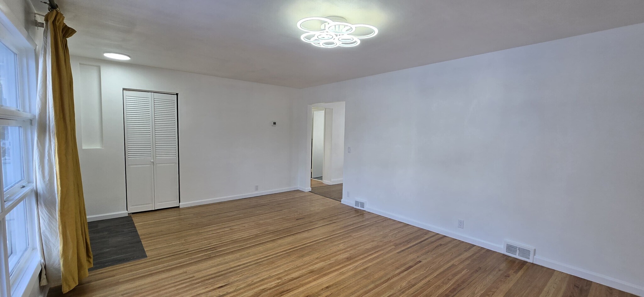 Living room - 20 Audabon Ter