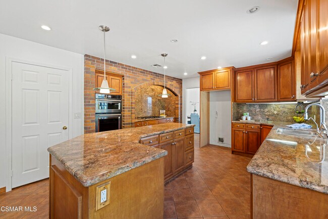Building Photo - 287 Golden Fern Ct