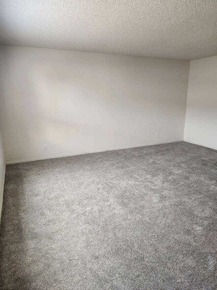 Building Photo - 911 Garfield St