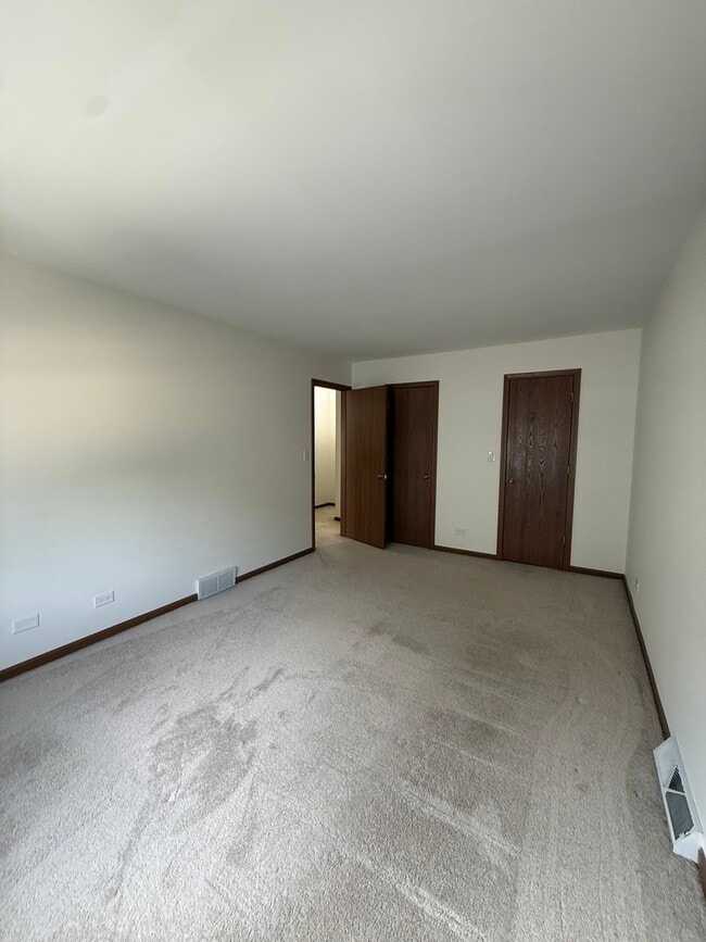 Building Photo - 121 Spuhler Dr