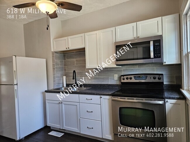Building Photo - 618 W Military Ave