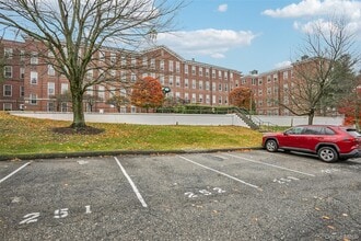 Building Photo - 3208 Villa at the Woods