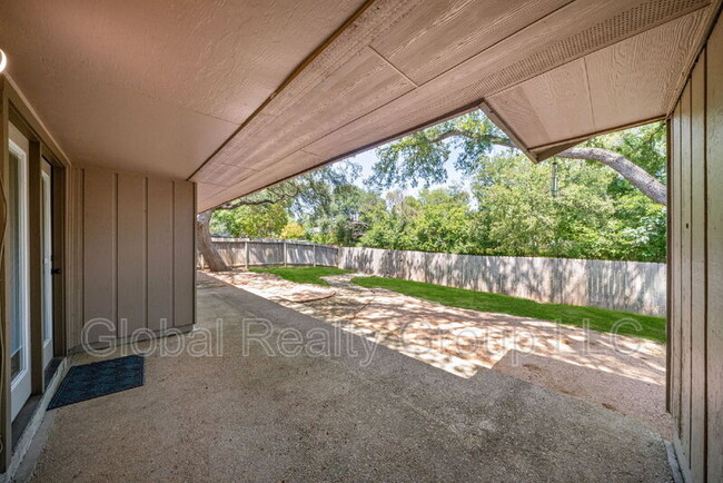 Building Photo - 412 Cordoba Dr