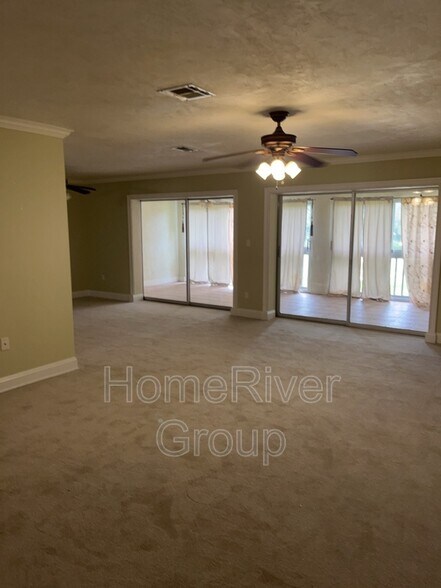 Building Photo - 1731 Golf Club Dr