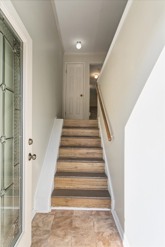 Building Photo - 17 Miles Cary Mews