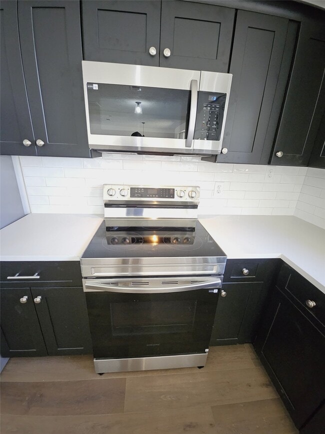 Building Photo - 815 Merribrook Ln