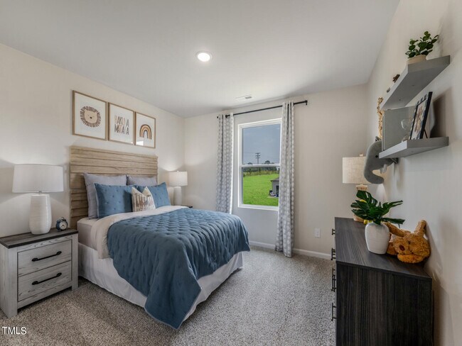 Building Photo - 327 White Birch Ln