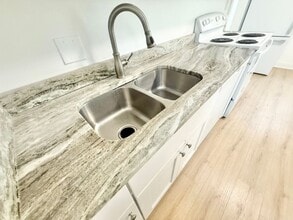 Building Photo - ***RENT READY~4 Bed RENOVATED 2 story house/w/ downstairs bedroom/Granite countertops