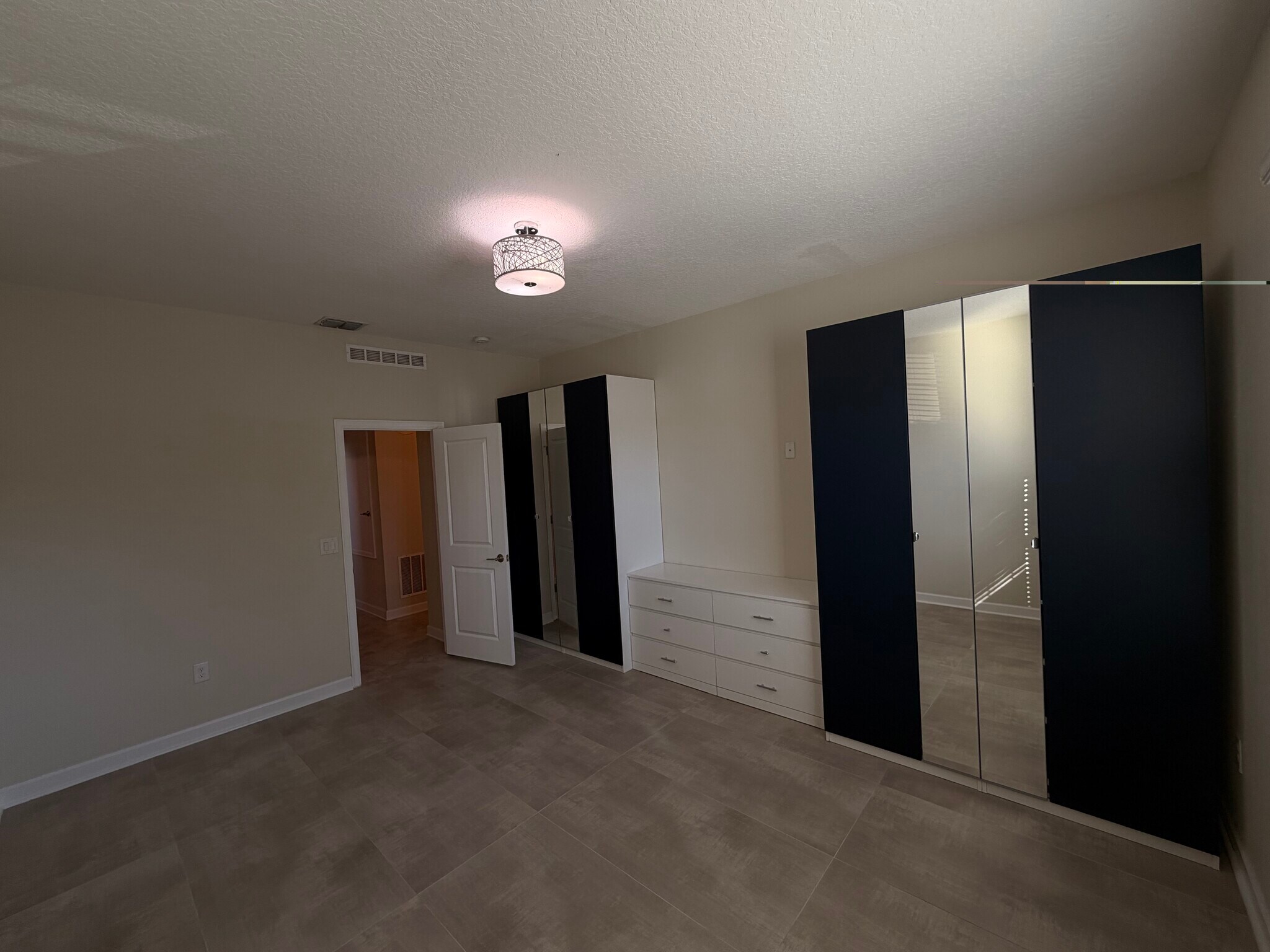 Building Photo - 4452 Seven Canyons Dr