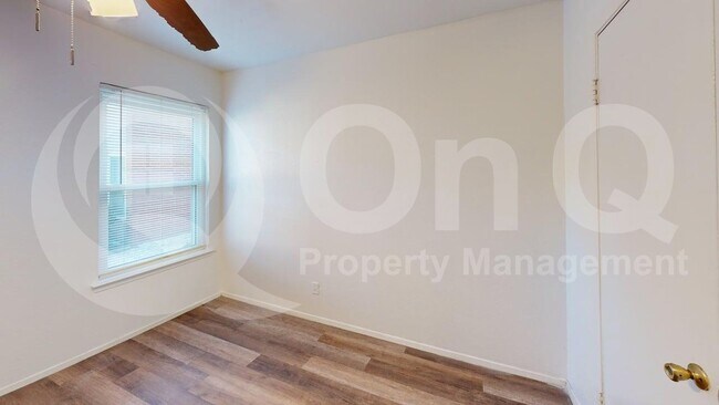 Building Photo - 410 Bryan St