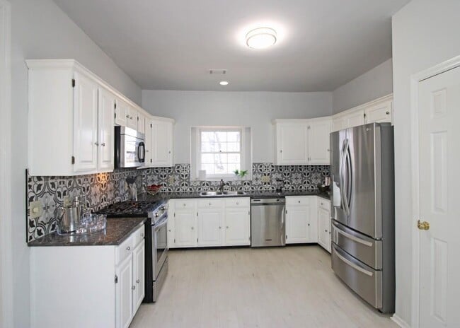 Building Photo - 303 Leeward Walk Ln