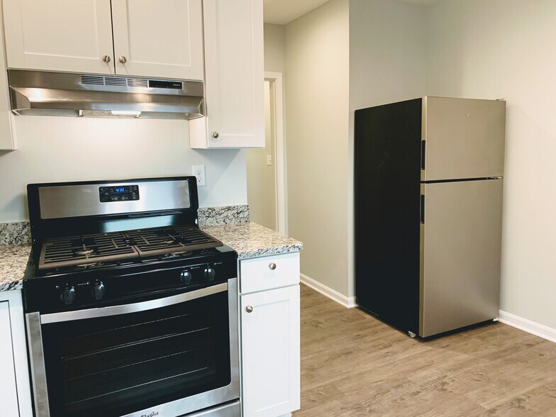 Building Photo - 108 Boston St