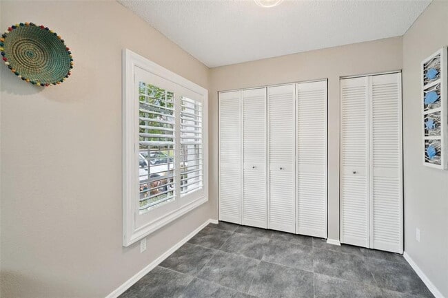 Building Photo - 2243 Andover Cir