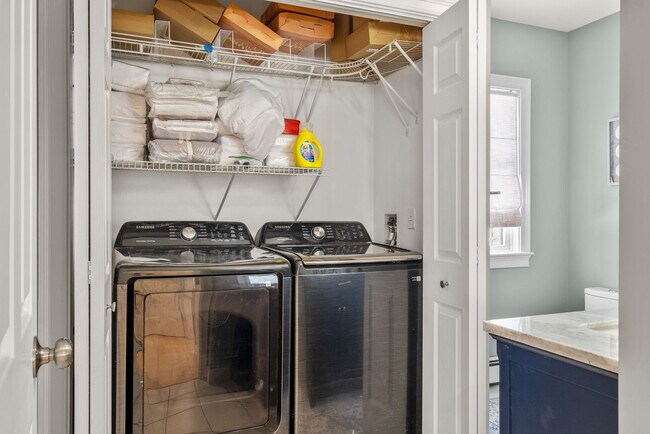 Building Photo - 32 Ossipee Rd
