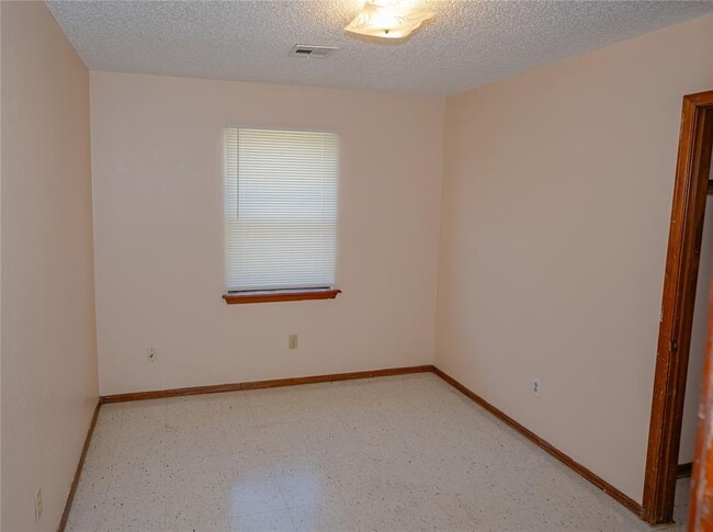 Building Photo - 931 SW 63rd St