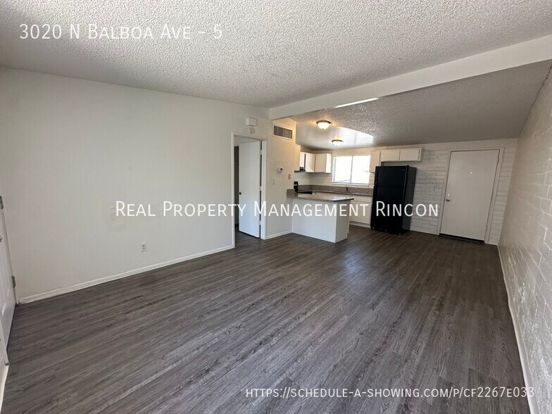Primary Photo - 3020 N Balboa Ave