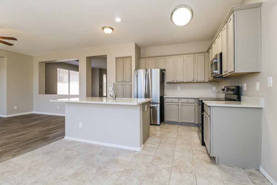 Building Photo - 15233 W Banff Ln