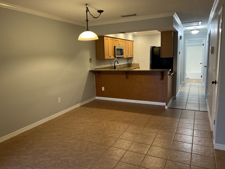 Building Photo - 117 Rio del Mar St