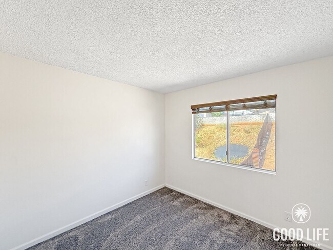 Building Photo - Stylish 4B/2.5BA Home in Moreno Valley with Attached Garage and Upgraded Interiors