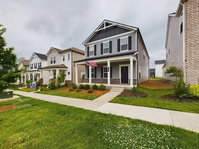 Building Photo - 3 Bed/2.5 Bath Beautiful Newer Constructio...