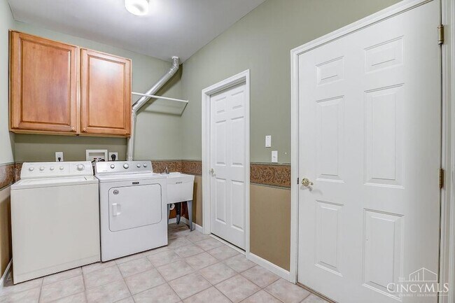 Building Photo - 6821 Gentry Ln