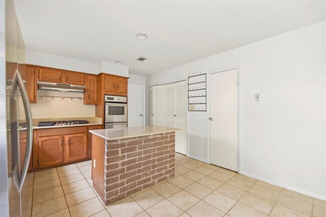 Building Photo - 3607 Cedar Gardens Dr