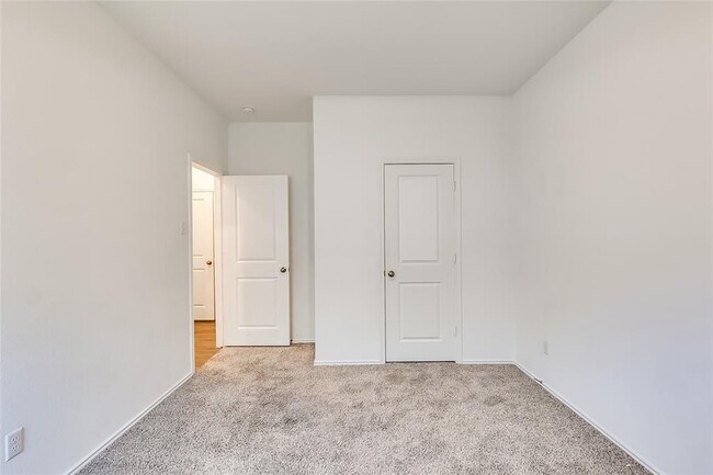 Building Photo - 362 Geode Glen