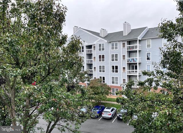 Building Photo - 3179 Summit Square Dr