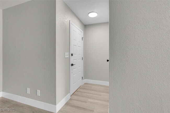 Building Photo - 456 Sellers Pl