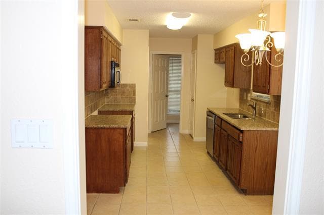 Building Photo - 4112 Howard Dr