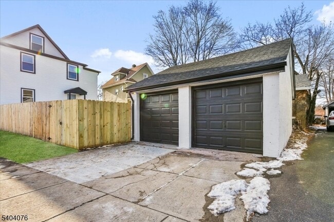 Building Photo - 143 Johnston Ave