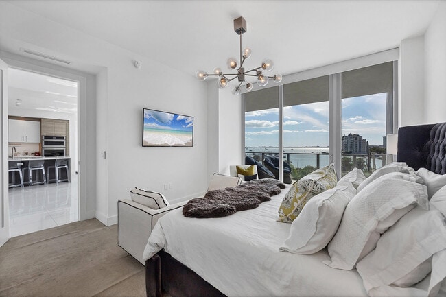 Building Photo - 1155 N Gulfstream Ave