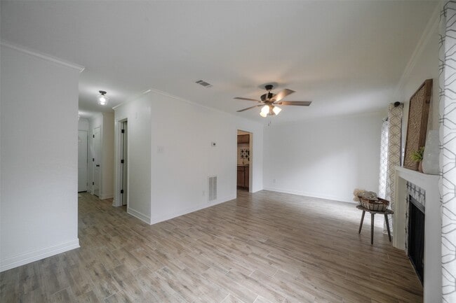 Building Photo - 2807 Elm Grove Ct