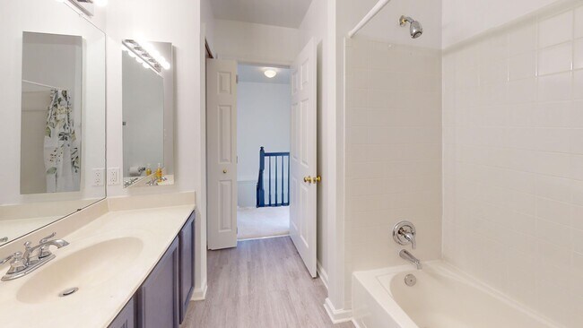 Building Photo - 26071 Ridge Manor Dr