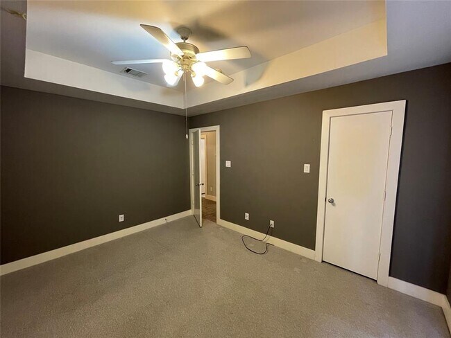 Building Photo - 9822 Samantha Suzanne Ct